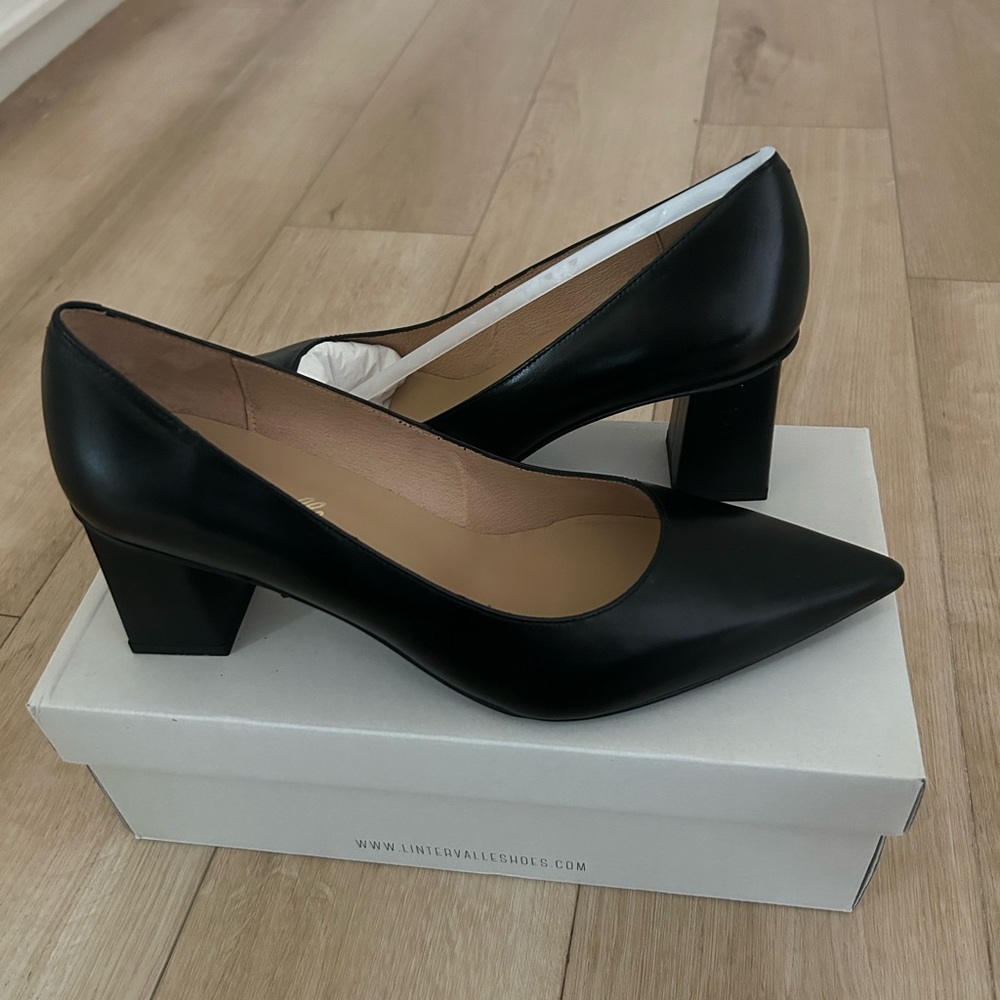 NEW - L’INTERVALLE - Black heels
